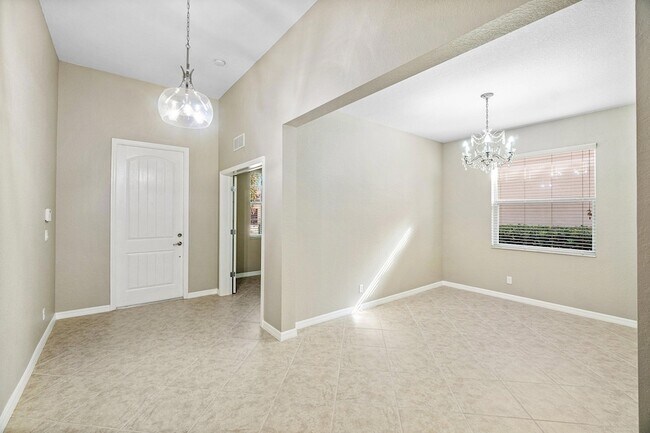 Building Photo - 10636 Ivanhoe Ln