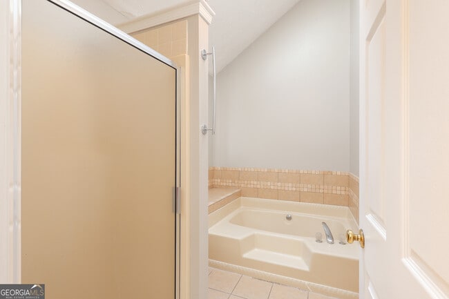 Building Photo - 801 Agate Edge