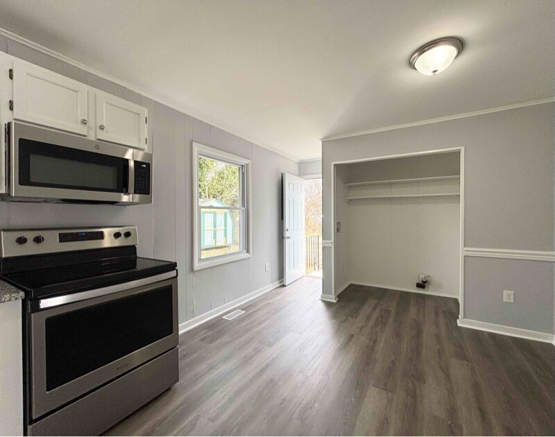 Building Photo - 23 St John Ct