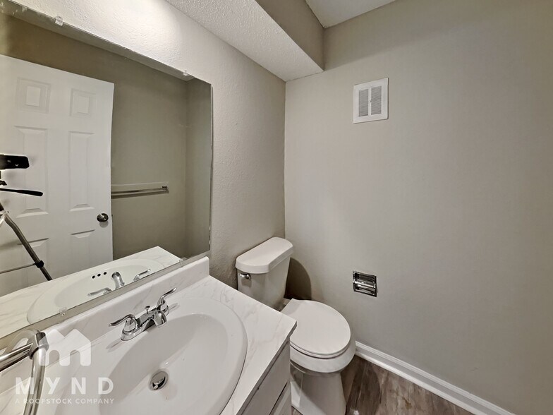 Building Photo - 3264 63rd St