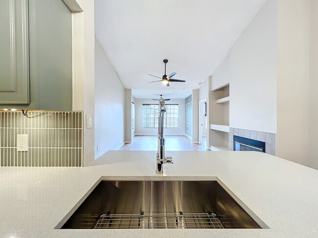 Building Photo - 13103 Mulberry Park Dr