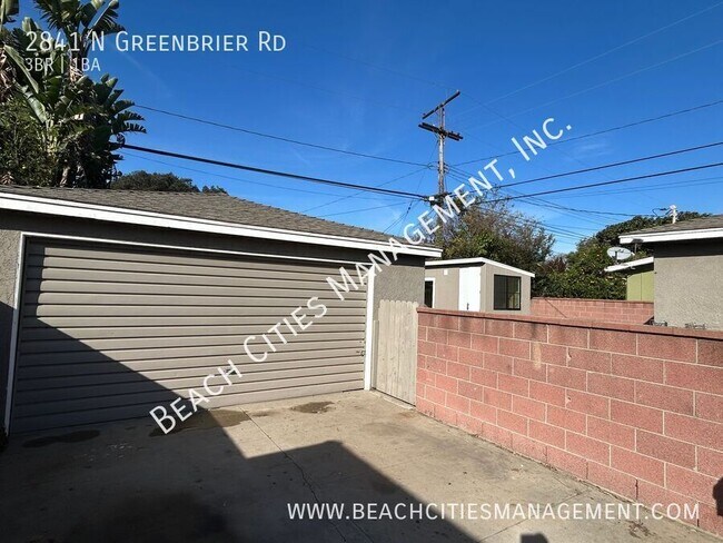 Building Photo - 2841 N Greenbrier Rd