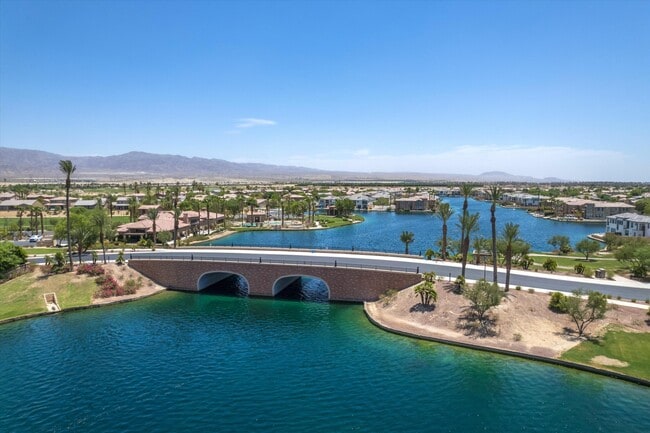 Building Photo - 84126 Canzone Dr