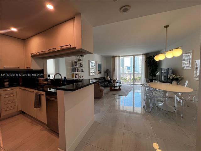 Building Photo - 901 Brickell Key Blvd