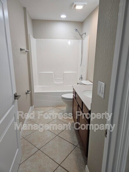 Building Photo - 1108 NW 21st Pl