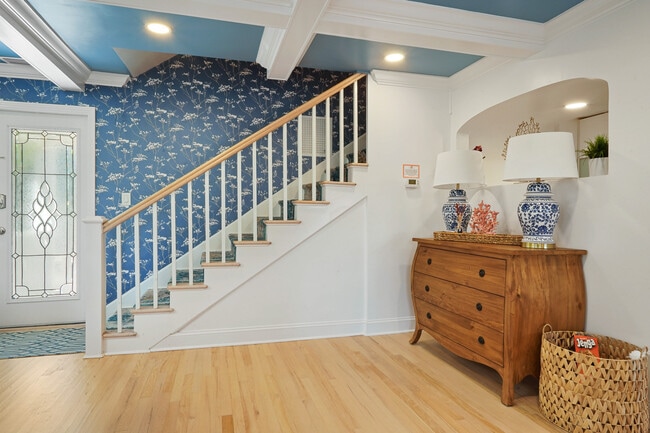 Building Photo - 1804 Pass a Grille Way