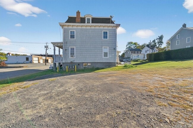 Building Photo - 239 W Main St