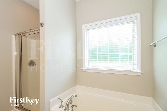 Building Photo - 127 Scottsdale Ln