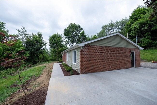 Building Photo - 1165 Kings Ln