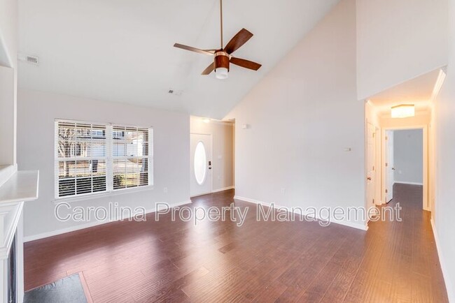 Building Photo - 7020 Bullock Dr