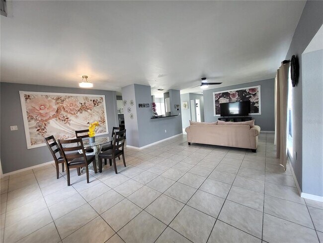 Building Photo - 4182 Gardner Dr