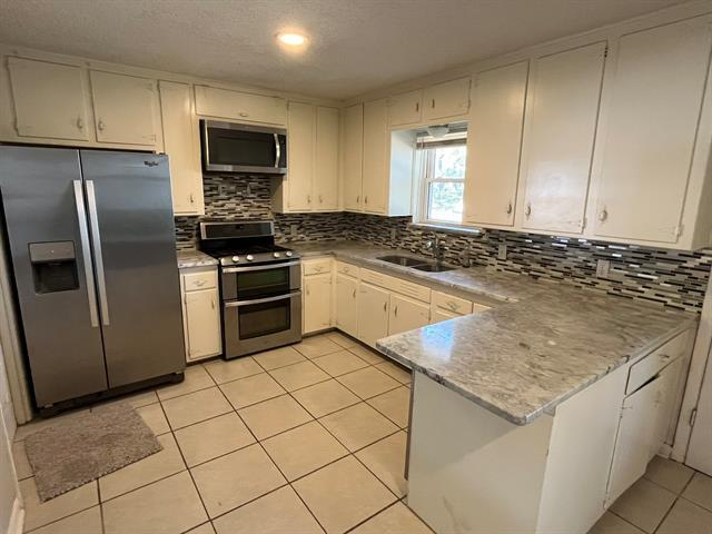 Building Photo - 501 Merrill Dr