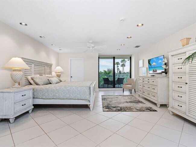Building Photo - 1511 Gulf of Mexico Dr