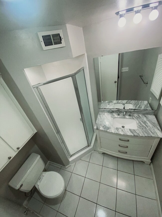 Building Photo - 2210 Dorrington St