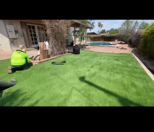 Building Photo - 6-Bedroom Residence Featuring Pool, Turf Yard & 2-Car Garage