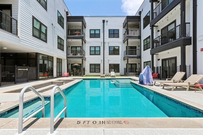 Building Photo - 3101 Govalle Ave