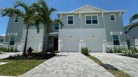 Building Photo - 553 Rivergrass St