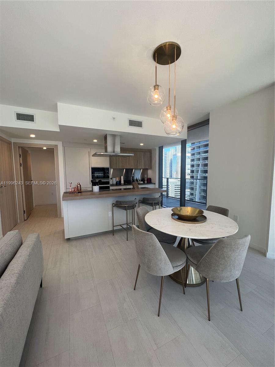 Building Photo - 1000 Brickell Plz