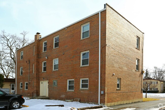Building Photo - 104 W Willow St