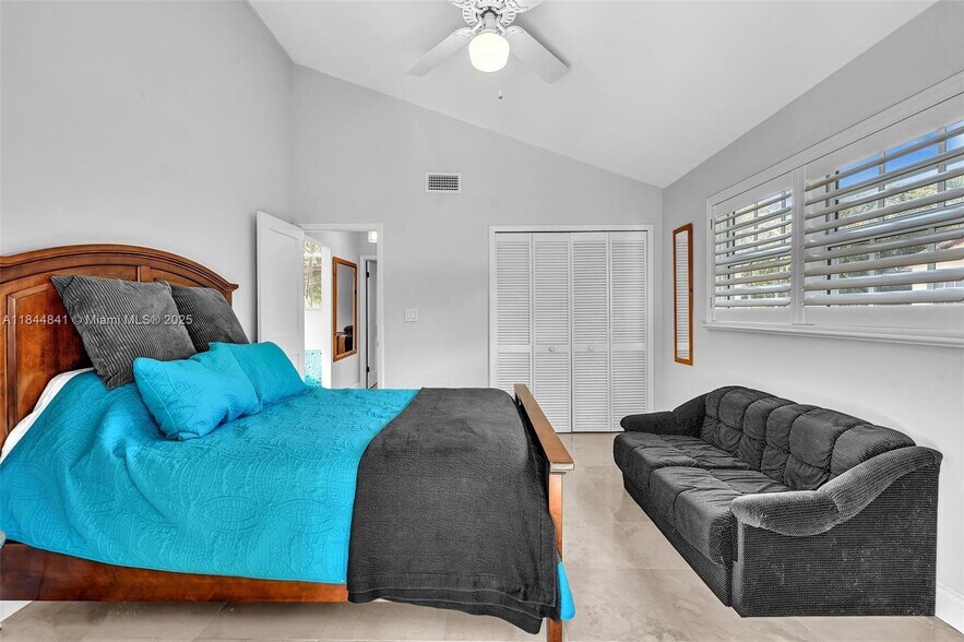 Building Photo - 2516 San Domingo St