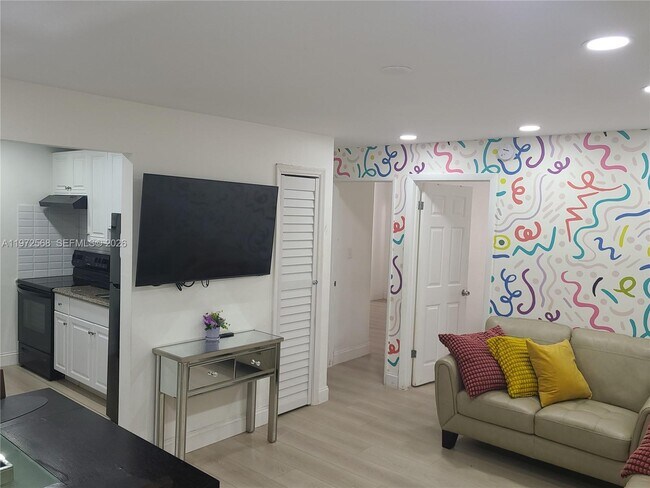 Building Photo - 168 NW 32nd St