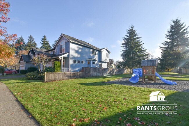 Building Photo - Spacious home in a fantastic neighborhood
