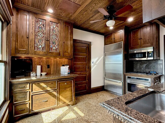 Building Photo - 2723-25-25A N Downer