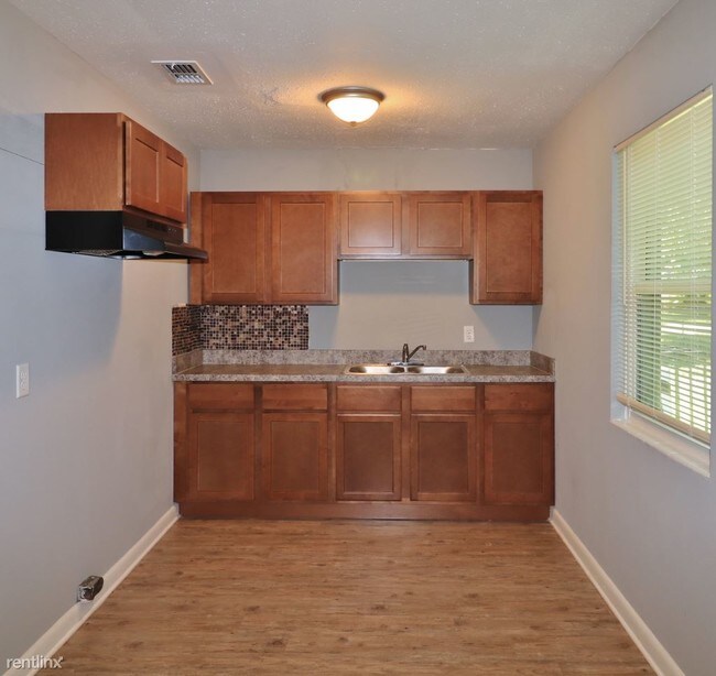 Building Photo - 3 br, 1 bath House - 6051 Park St