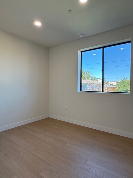 Building Photo - 14535 Weddington St