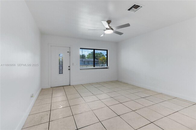 Building Photo - 821 NW 41st St