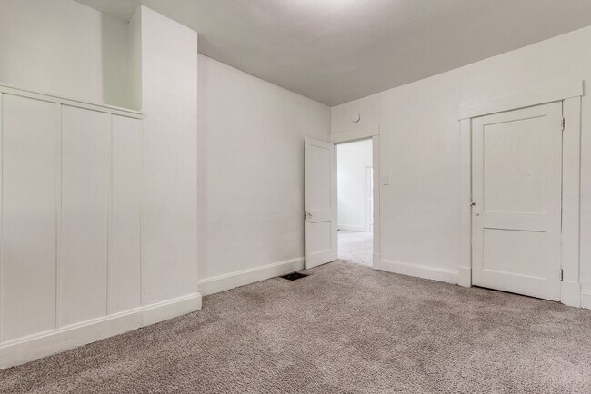 Building Photo - 275 Lelia St