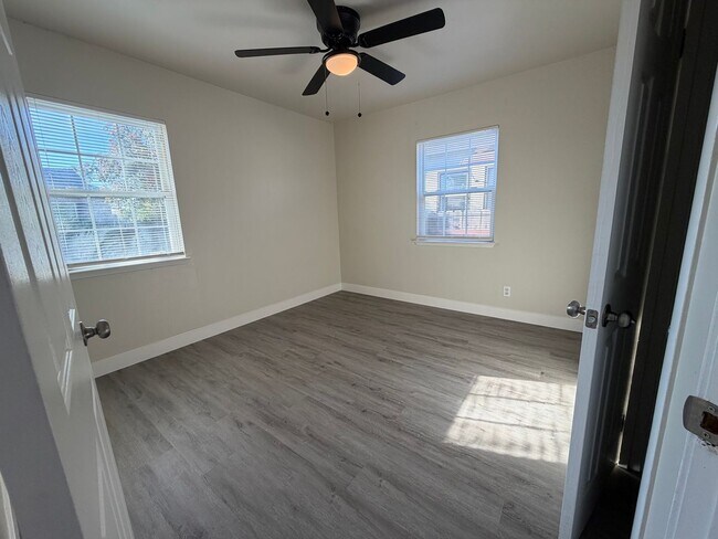 Building Photo - SAC T 2569