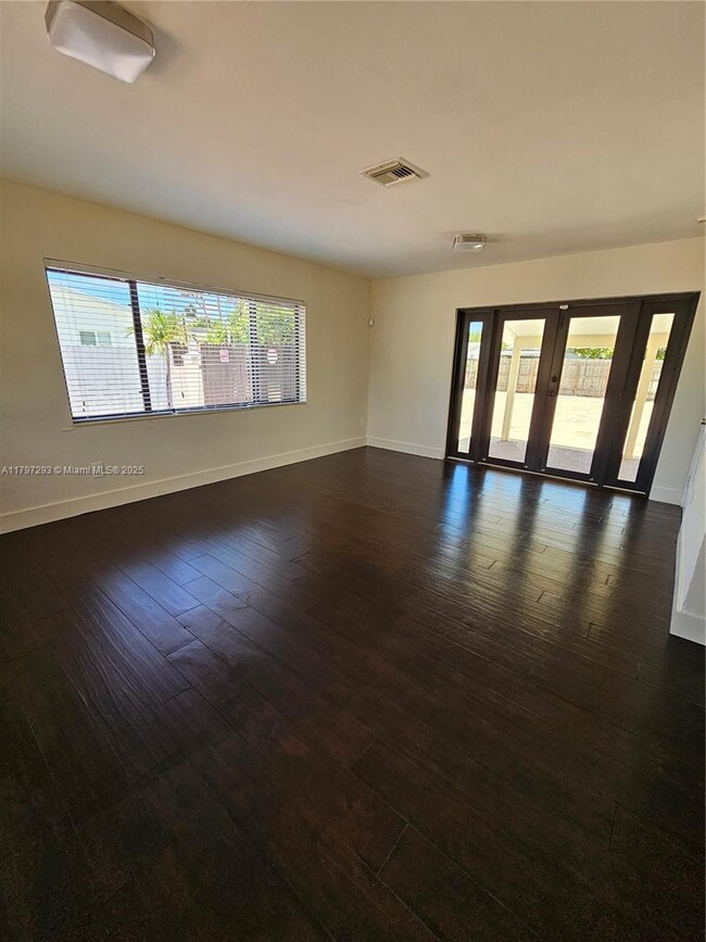 Building Photo - 16321 SW 96th Ave