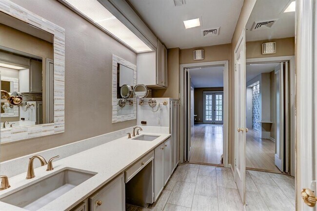 Building Photo - 14 Woodstone St