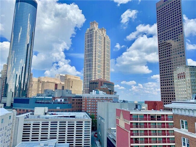 Building Photo - 90 Fairlie St NW