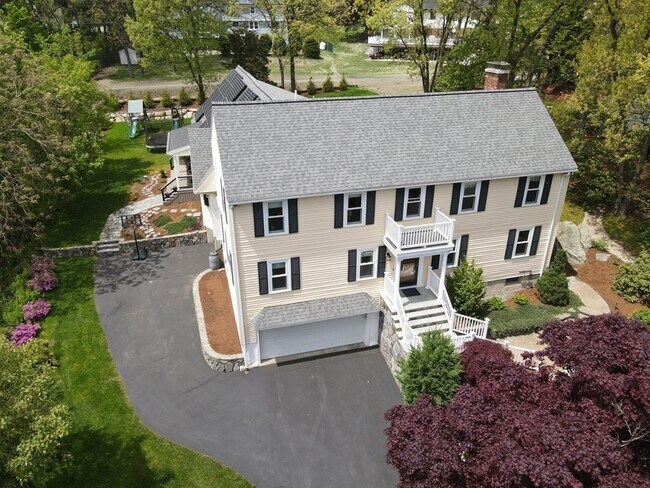 Primary Photo - 22 Amberwood Dr