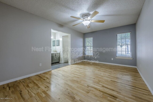 Building Photo - 4570 Blue Stream Ln N