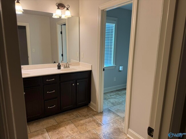 Building Photo - 134 Somer Creek Ln