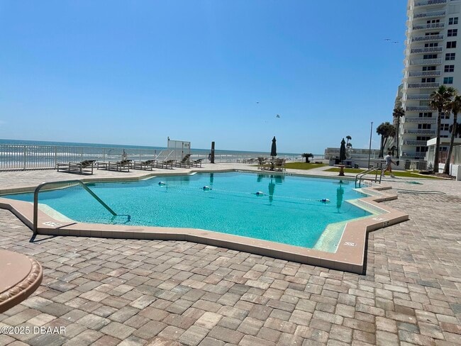 Building Photo - 2828 N Atlantic Ave