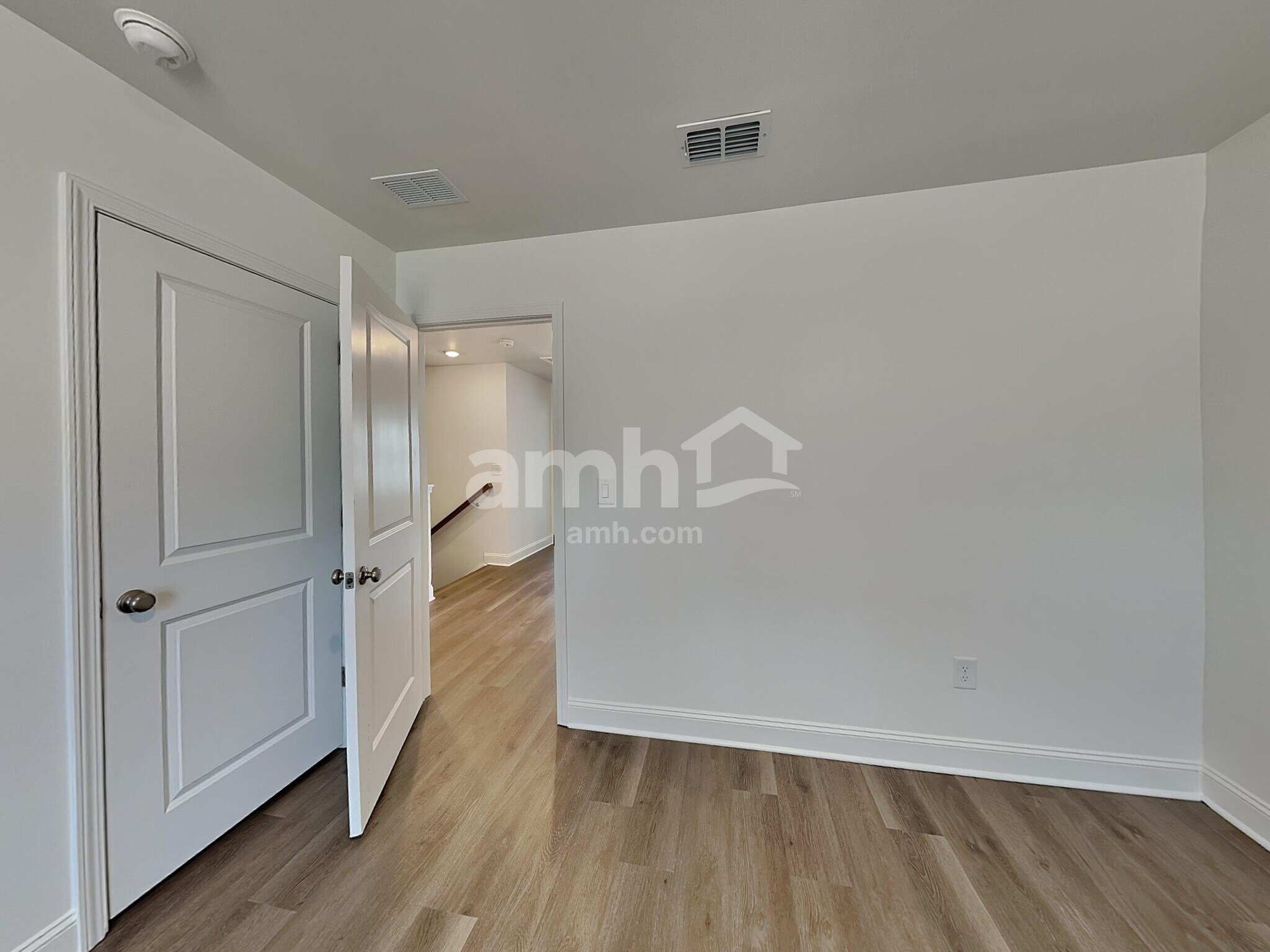 Building Photo - 955 Carnelian Ln