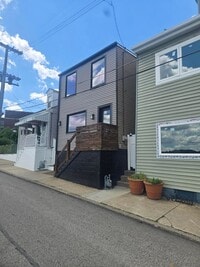 Building Photo - 1308 Goettmann St