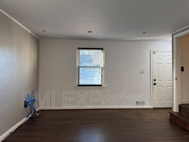 Building Photo - 2204 Ramblewood Dr