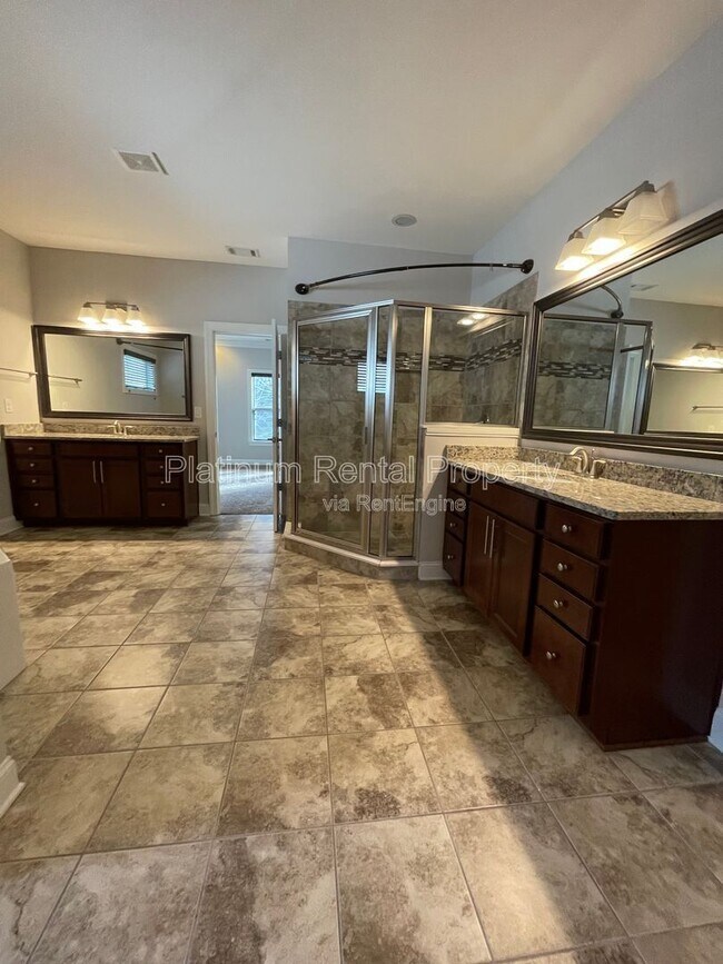 Building Photo - 600 Belton Ct