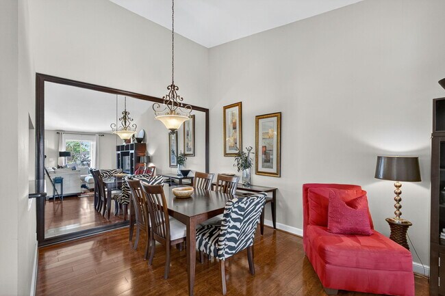 Building Photo - 6485 Chasewood Dr