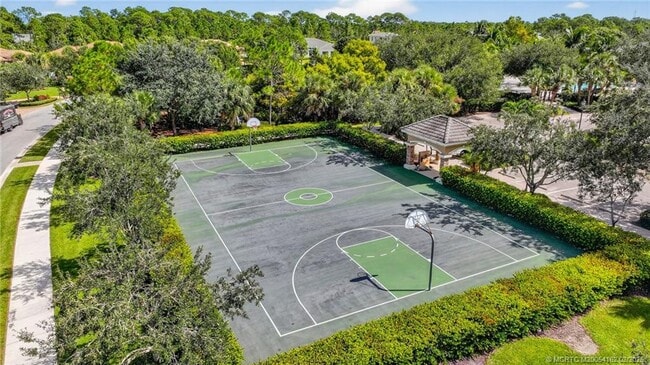 Building Photo - 5407 SW Pomegranate Way