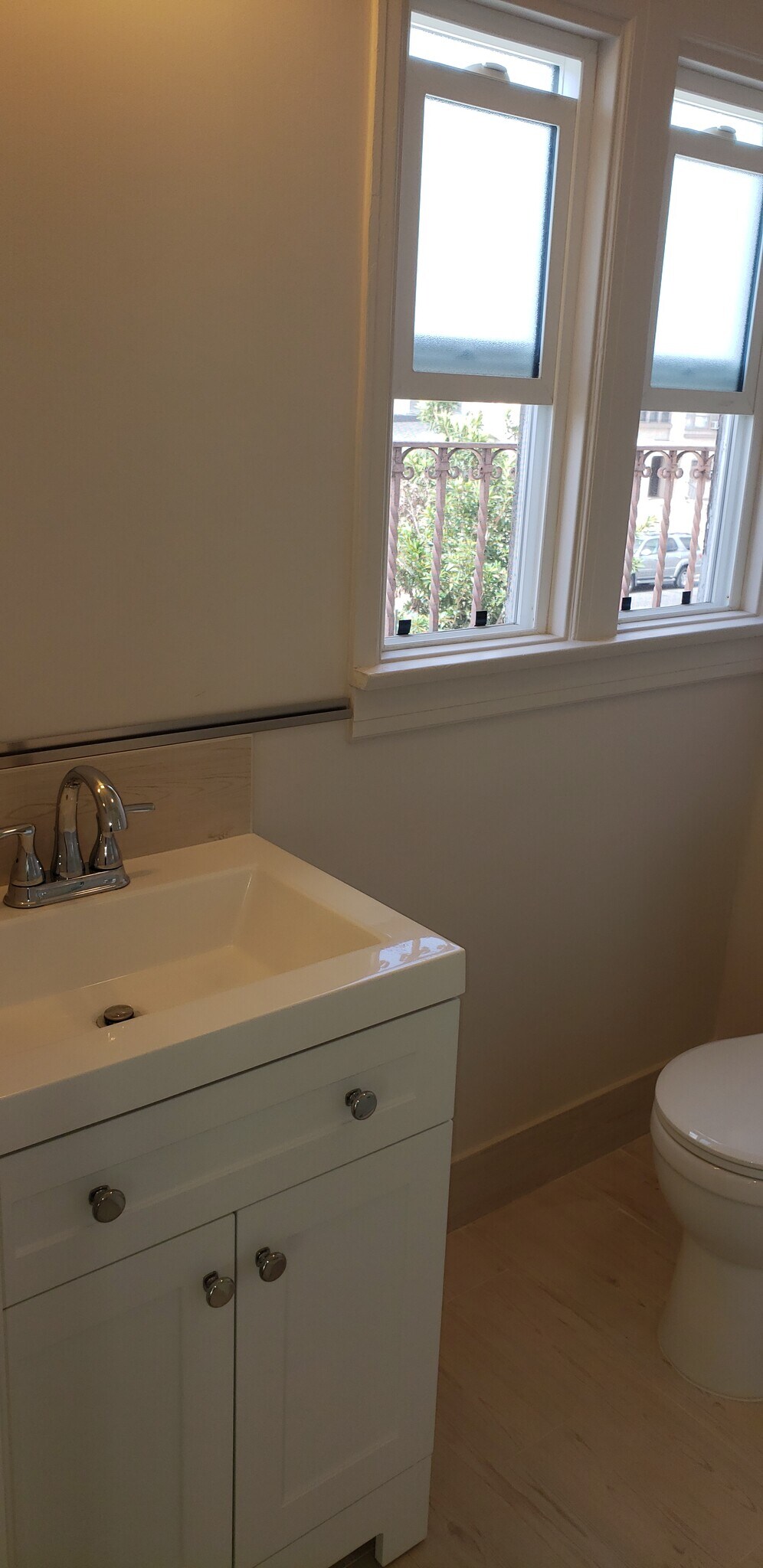 Building Photo - 1510 S Van Ness Ave