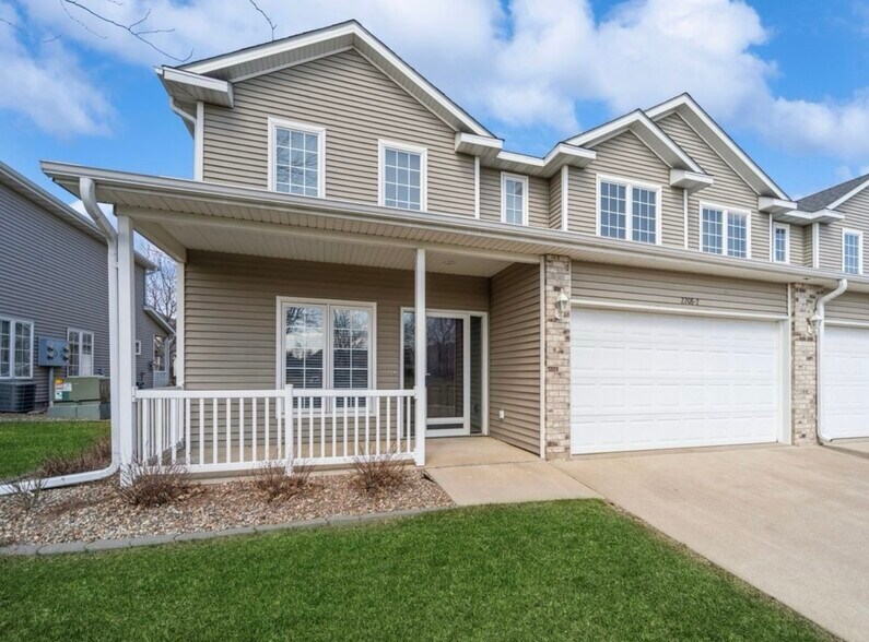 Primary Photo - 2208 NW Ashton Ln