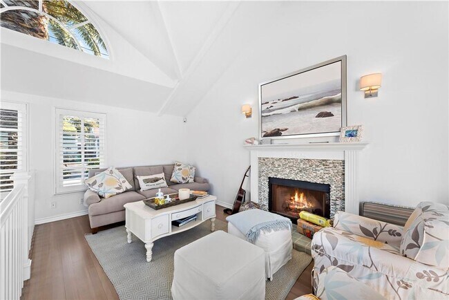 Building Photo - Woods Cove Beach House