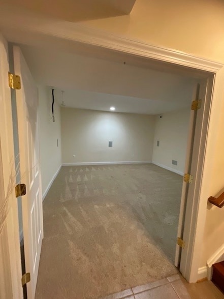 Building Photo - 445 Knoll St NW