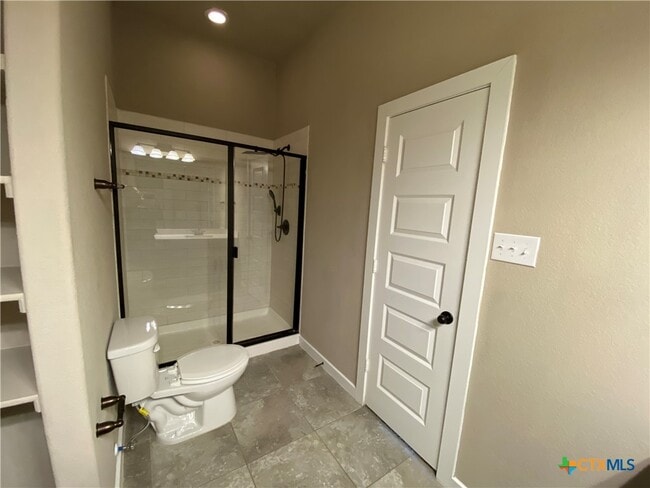 Building Photo - 2213 Avery Village